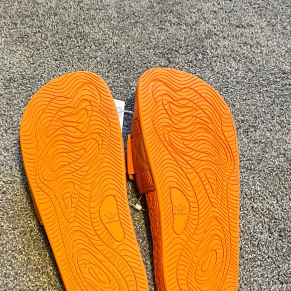 Adidas Pharrell Williams Hu Chanvketas Orange SZ 10 NWT style code FV261 - Picture 2 of 3